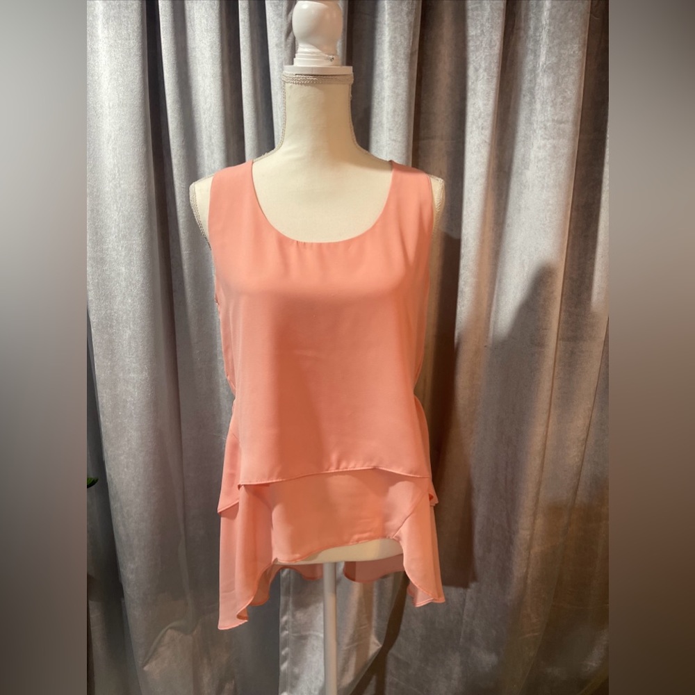 True Light Blouse Women's Medium-High/Low Sleeveless Peach Layered Top